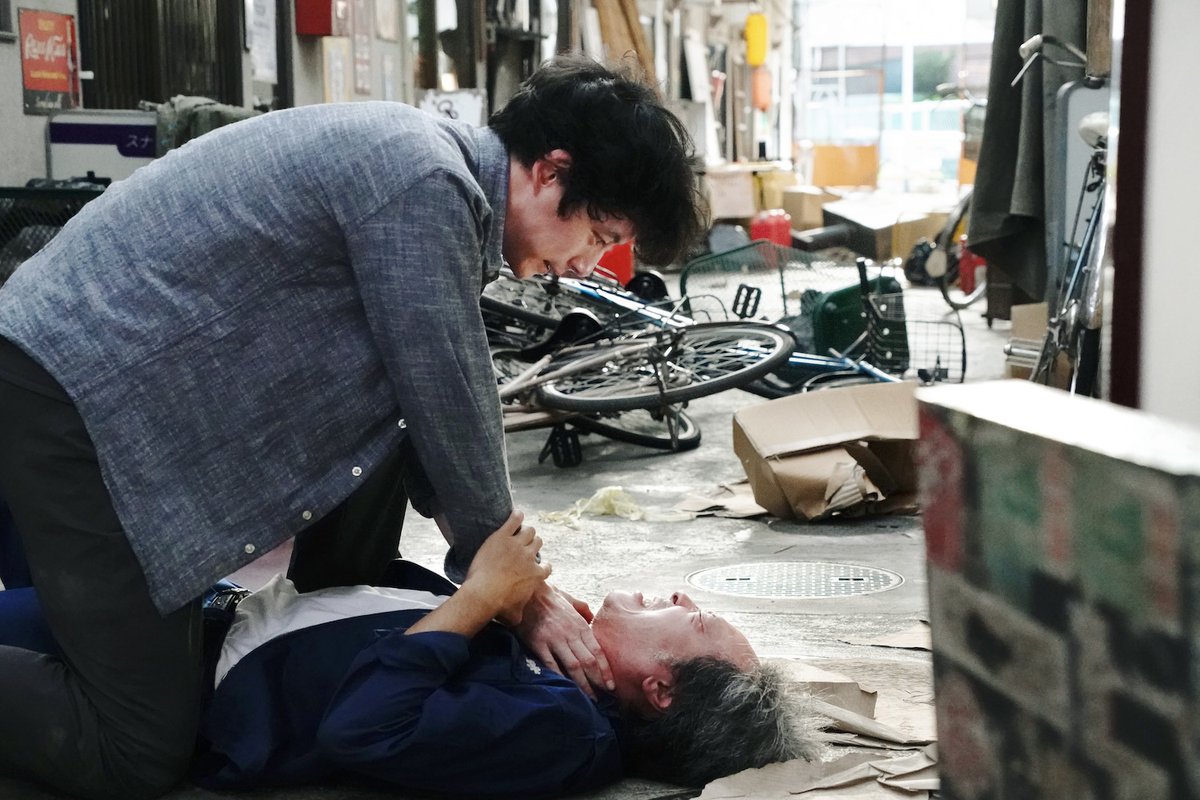 banjyo_movie's tweet photo. 〖場面写真解禁〗

壮絶な過去、逃れられない宿命、
裏切り復讐の先に待つ “衝撃の結末”とは――。

映画『#盤上の向日葵』10/31公開🌻
#映画盤上の向日葵 #坂口健太郎 #渡辺謙
#サザンオールスターズ https://t.co/yBeOIObPXX