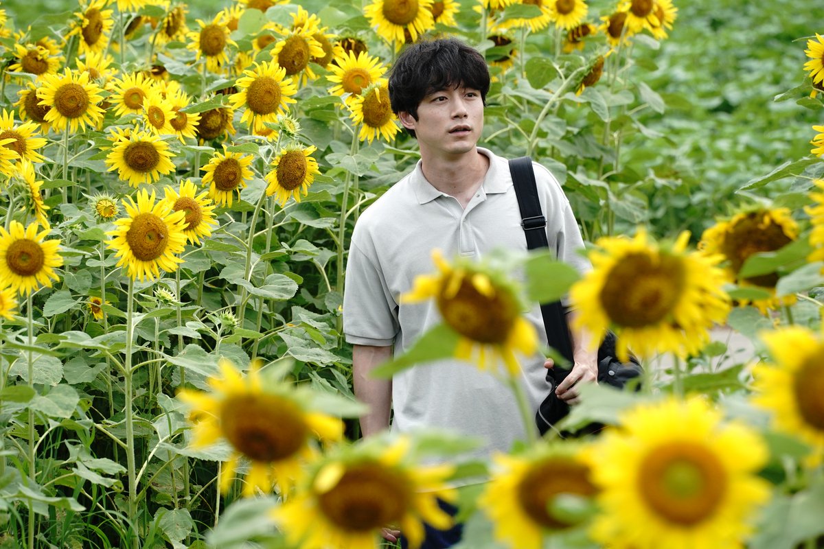 banjyo_movie's tweet photo. 〖場面写真解禁〗

壮絶な過去、逃れられない宿命、
裏切り復讐の先に待つ “衝撃の結末”とは――。

映画『#盤上の向日葵』10/31公開🌻
#映画盤上の向日葵 #坂口健太郎 #渡辺謙
#サザンオールスターズ https://t.co/yBeOIObPXX