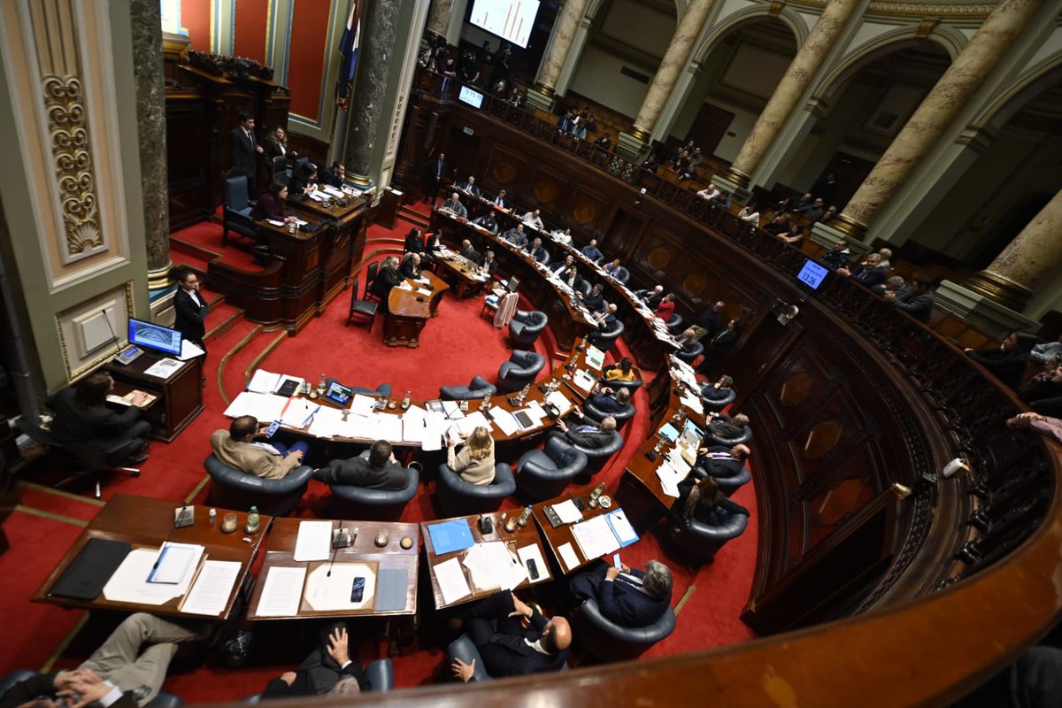 Frente Amplio (@frente_amplio) on Twitter photo 📄 Declaración de la bancada de senadoras y senadores de nuestra fuerza política en respaldo al Ministro de Ganadería, Agricultura y Pesca, luego de escuchar los argumentos aportados por <a href="/AlfredoFratti/">Alfredo Fratti</a> y su equipo de trabajo, tras la interpelación en la Cámara del Senado.
🔗 Lee 📄 Declaración de la bancada de senadoras y senadores de nuestra fuerza política en respaldo al Ministro de Ganadería, Agricultura y Pesca, luego de escuchar los argumentos aportados por <a href="/AlfredoFratti/">Alfredo Fratti</a> y su equipo de trabajo, tras la interpelación en la Cámara del Senado.
🔗 Lee