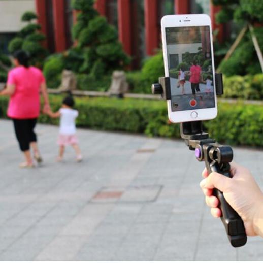 UnicunShop's tweet photo. Tired of shaky phone videos? 🎥 Our Smartphone Video Rig transforms your phone into a pro filming machine! Smooth shots, no problem. 😎 Get yours here: https://t.co/9tw6KPPd2v #videography #smartphonefilmmaking #mobilefilmmaker https://t.co/fzZzPlVV2m