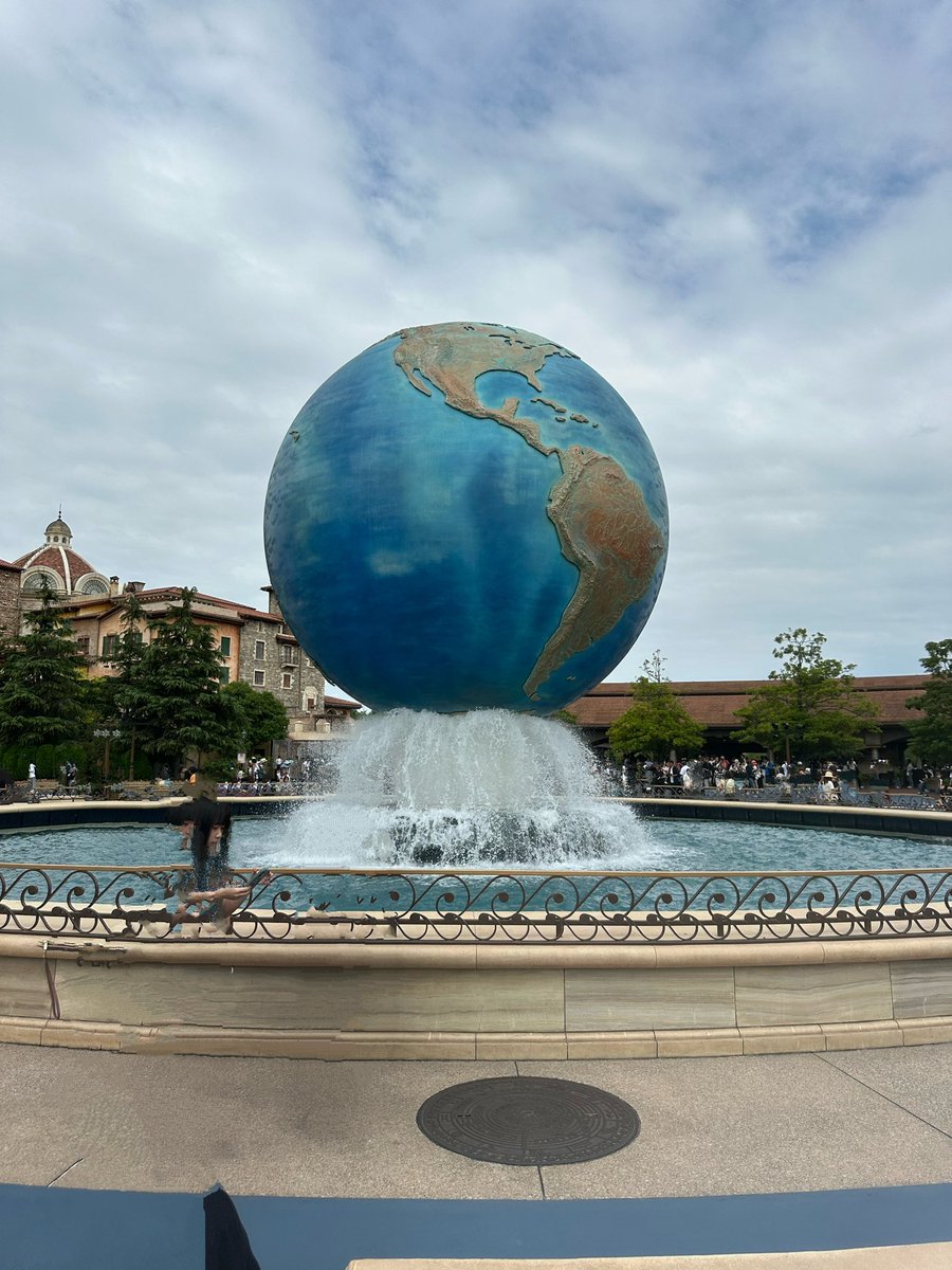 hirobach42bo's tweet photo. 東京ディズニーシーに来ています！ https://t.co/LdbukTa2on