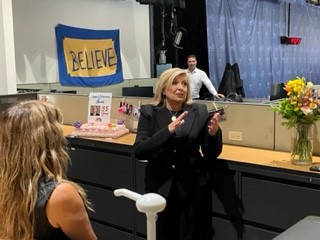 jenniferannlay's tweet photo. Happy 35th work anniversary to Allison Rosati!#nbchicago https://t.co/EDnZr6DaXI