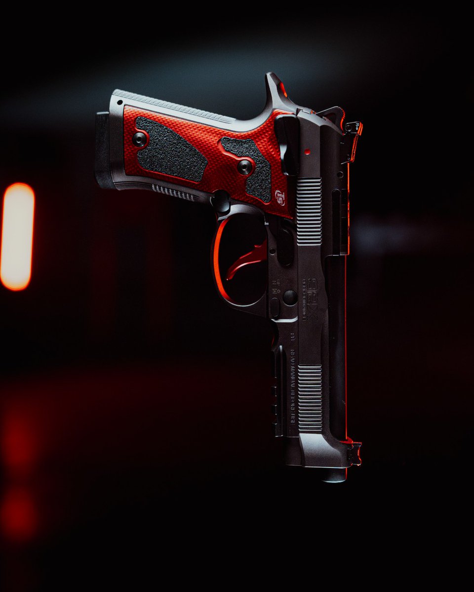 Beretta_USA's tweet photo. The Beretta Dark Series.
Compliant with the USPSA Carry Optic division regulations, the 92X Performance Carry Optic Dark Series provide an uncompromising performance aimed at earning you a spot at the top of the podium with power, speed, and accuracy.
#Beretta #92XPerformance #DarkSeries