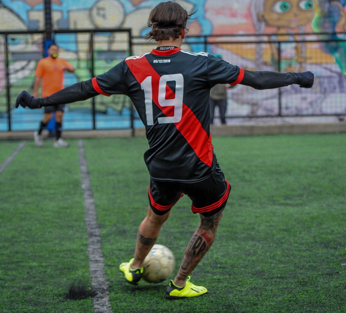 santigrizas19's tweet image. ATENCIÓN ‼️🚨
Queres jugar en River? Hay un cupo en la queridísima @LAT_ARG 😱🐓
Yo la jugué en pandemia, organizada por Stella y Tropeano, aparentemente ambos equipos desaparecieron y están buscando que se hagan cargo de uno renovado.
Escribiles por MD si estás con ganas! 
⚽️📩