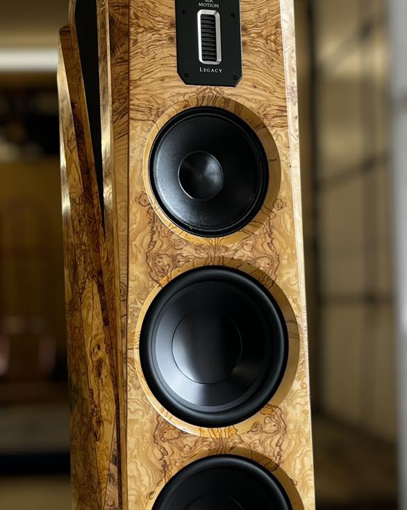 AudioholicsLive's tweet photo. Think you’ve heard it all #audiophiles? 🎧 Meet @legacyaudio Aeris XD in Olive Ash Burl 🌳🔥 A masterpiece that blends jaw-dropping dynamics, lifelike detail &amp; artisan beauty. Your endgame speakers?
👉 https://t.co/AhBQskzr5s
#LegacyAudio #AerisXD #HiFi #Audioholics" https://t.co/CKMvQI7V5M