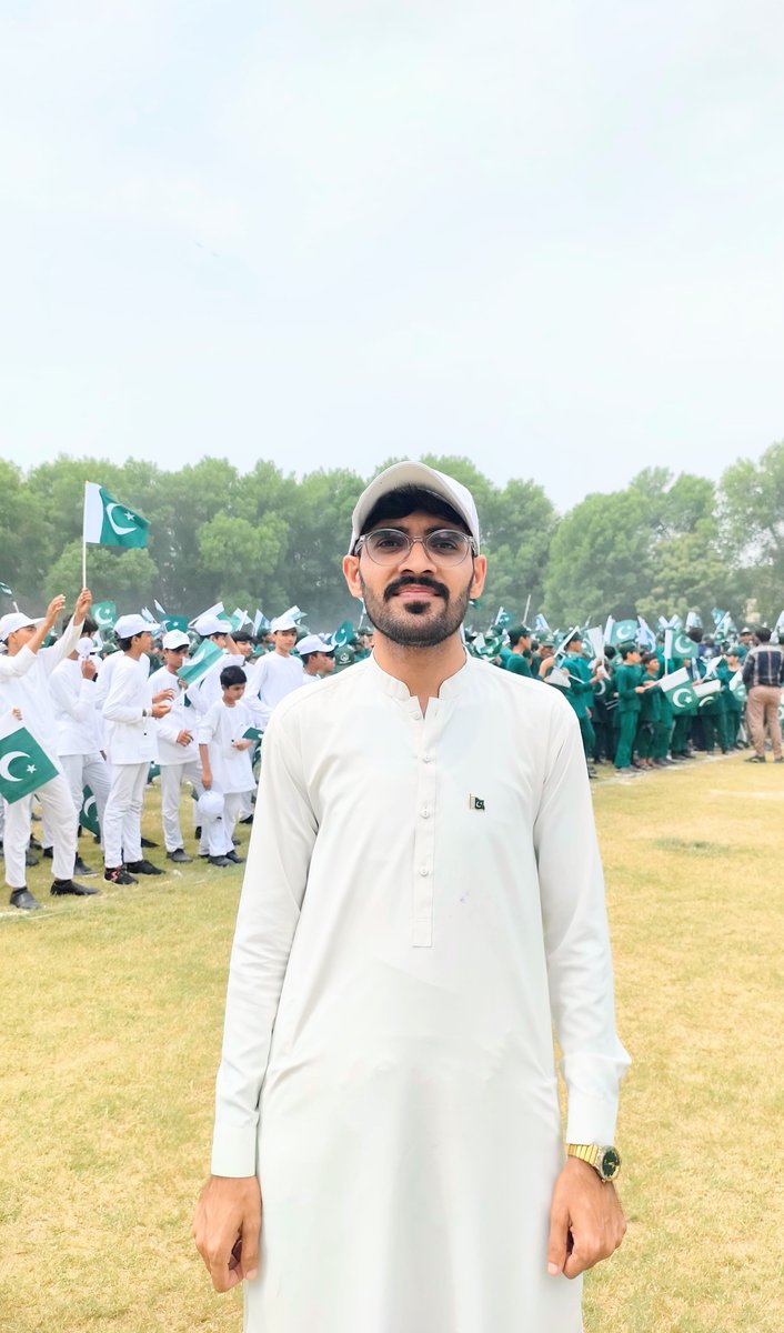 ChemistAli's tweet photo. خدا کرے کہ میرے اک بھی ہم وطن کے لیے
حیات جرم نہ ہو زندگی وبال نہ ہو...
احمد ندیم قاسمی
#IndependenceDay2025 
#PakistanZindabad 🇵🇰
#14th https://t.co/G0tD8S3Wi1