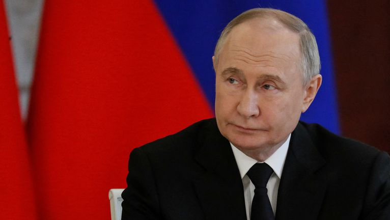 Ultimelestirimd's tweet photo. 📰 Măsuri extreme de protecție luate de Putin, de frică să nu fie asasinat
🔗 Citiți știrea completă: https://t.co/6ZIhhYfBIS
#UltimeleStiriMD #Externe https://t.co/NyZE8mOfer