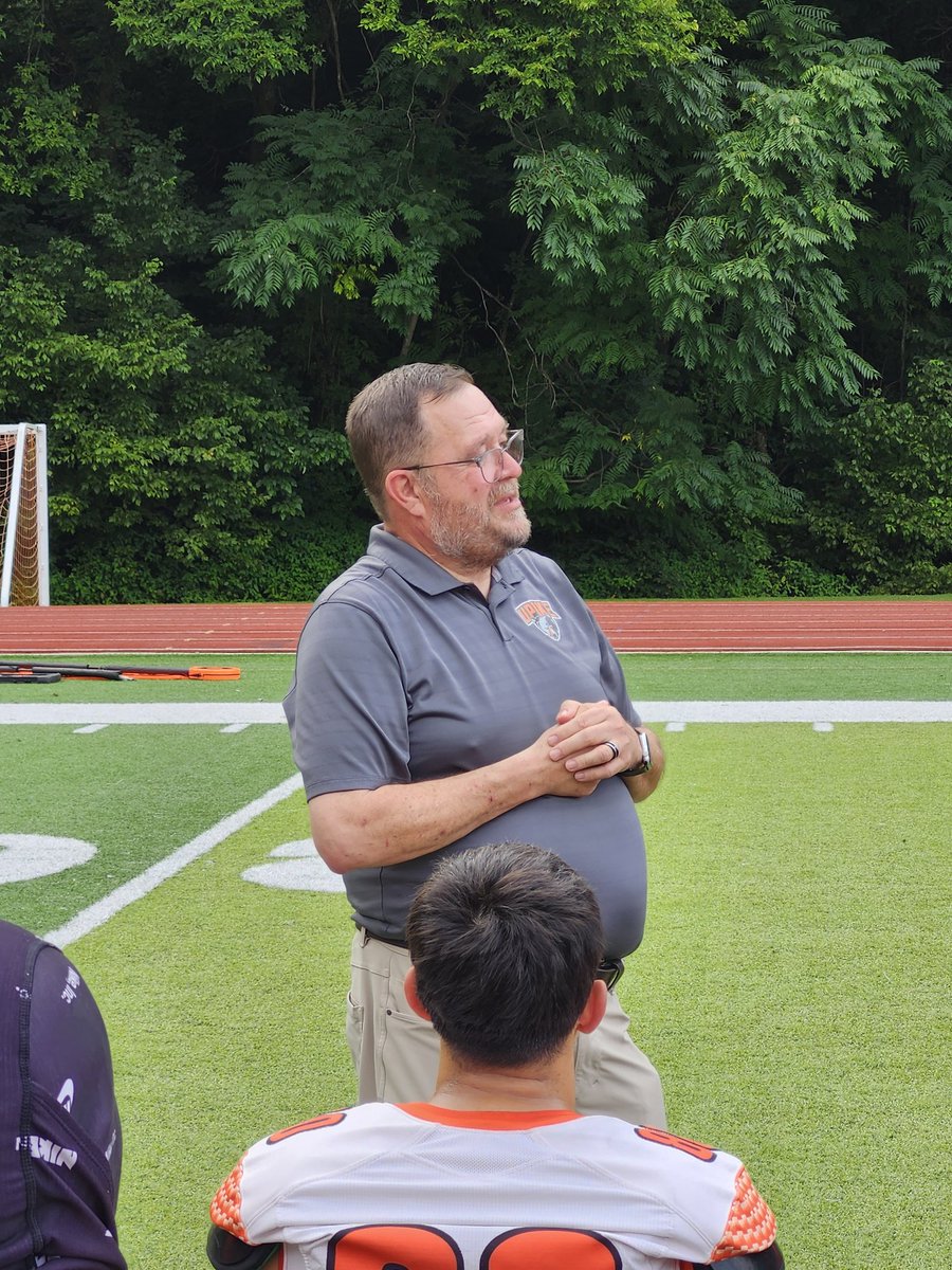 UPIKEFOOTBALL's tweet photo. Thankful for Dr. Mathys Meyer, VP of Student Success &amp; Retention, for taking time to inspire our team.

💬 “This is YOUR institution.”
1️⃣ Build Relationships
2️⃣ Resilience
3️⃣ Reflection

📚 Proud of our Bears 3.25+ GPA, highest in school history! 🐻 #BearNation #BearRaid https://t.co/AkJT6gPCQR