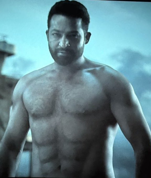 WAR2 SIDE CHARACTER NTR
#UniversalClownNTR

.     six Pack                                                     VFX Pack