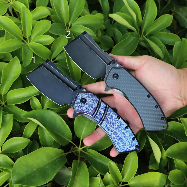 kansept_knives's tweet photo. 😍XL Korvid is built for strength and versatility.
🧩Carbon Fiber and G10 Handle
💎Titanium Handle with Lightning Strike Finish
🗡️With CPM S35VN blade

Which handle speaks to you?😎

#kansept #titanium #XLKorvid #CPMS35VN #EverydayCarry #OutdoorGear #BladeCommunity https://t.co/yrPpMEtMQG