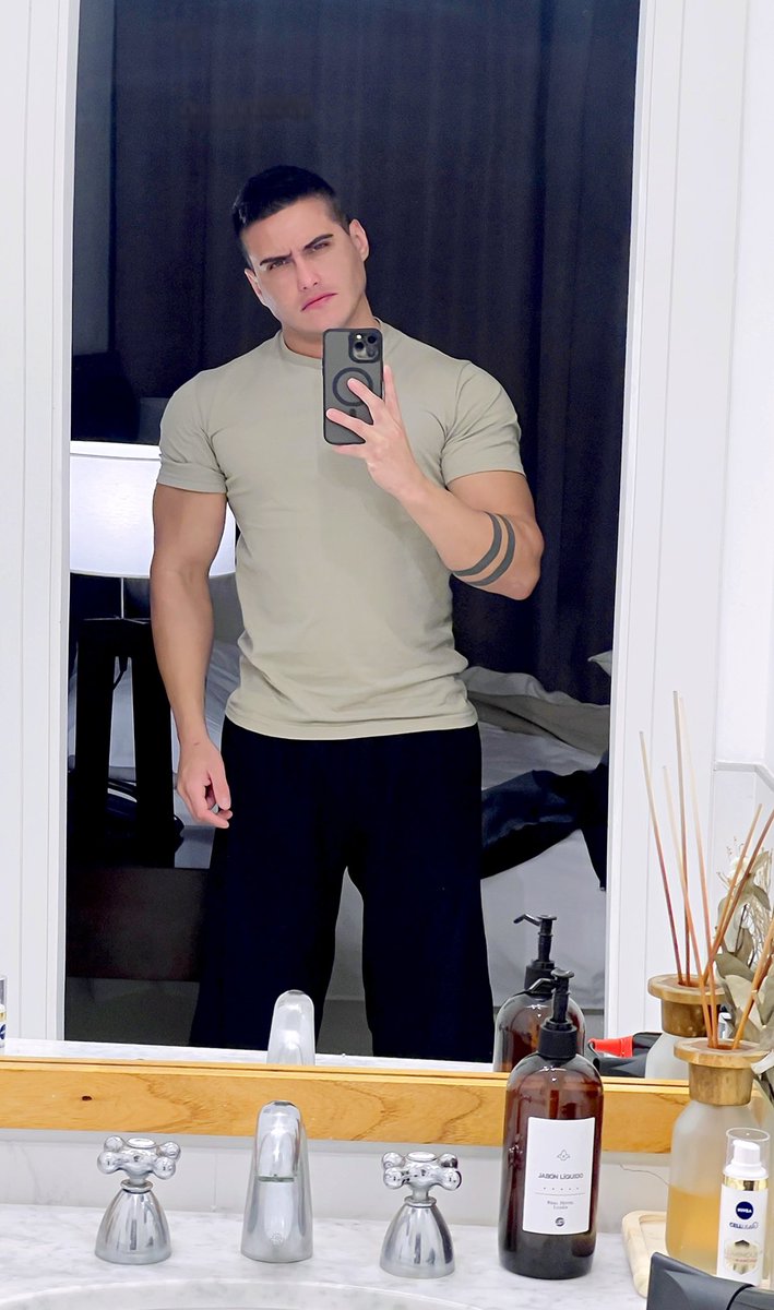 facuuonlyfans's tweet photo. %80 OFF ‼️
Suscribe to my onlyfans 🥵

https://t.co/E4gLfzVPQ3
https://t.co/E4gLfzVPQ3 https://t.co/c4720L3NF8