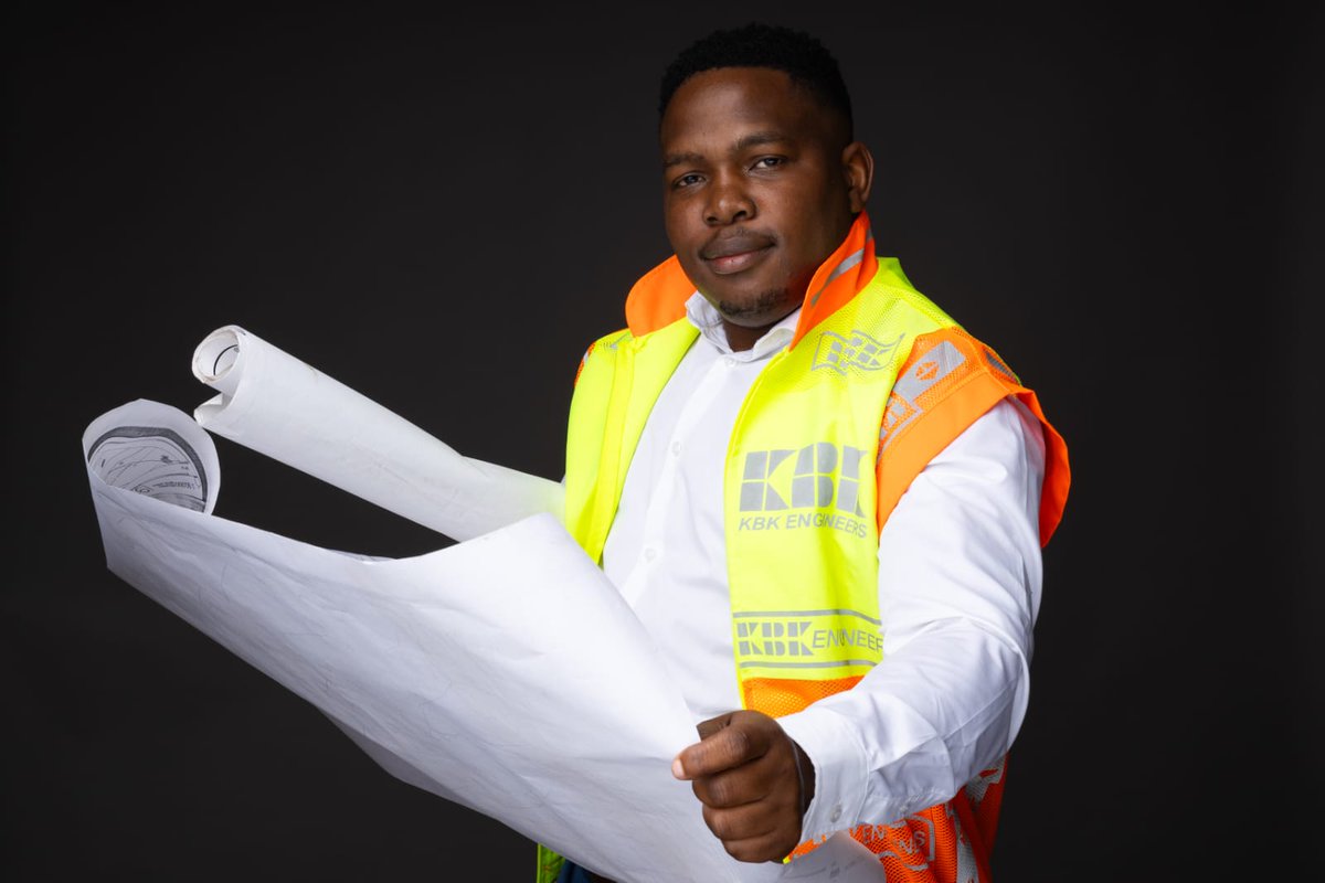 ChangingthingsS's tweet image. People study engineering to serve society—as professional engineers and technologists. 👷🏽‍♂️🔧 
Big congrats to our leader @moabelo_tshepo on registering with @ECSAOfficial  as a Professional! 🇿🇦 #EngineeringMatters #ProudMoment #NationalDialogue 

#EngineerGeneral loading 🛫