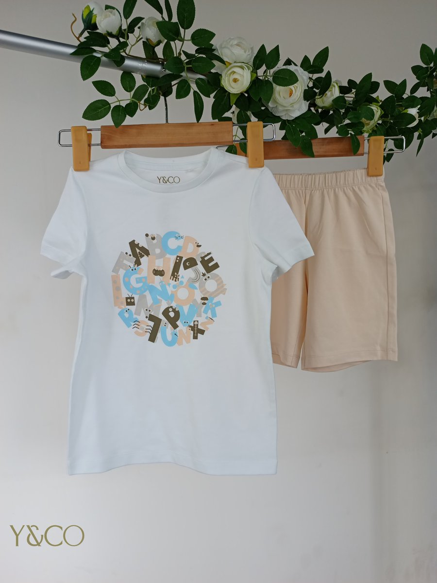yandco_official's tweet image. Fun prints and comfort all the way,
For cozy sleep at the end of the day!

#boyspjs #Kidssleepwear #cutepjs #kidssleepwear #pajamaset #comfortablewear #yandco