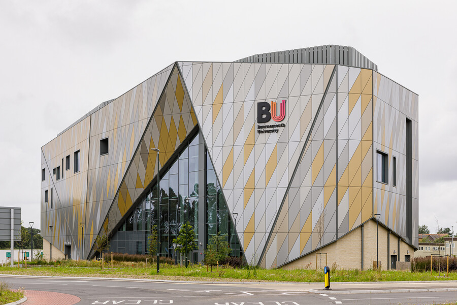 bournemouthuni's tweet photo. Happy Results Day!! 🎉 Let us know if you're coming to BU!! 🩷🧡

Didn't get the result you wanted? Our Clearing phone lines are now open: +44(0)1202 966777 📞 https://t.co/sS7zXUFKQ4