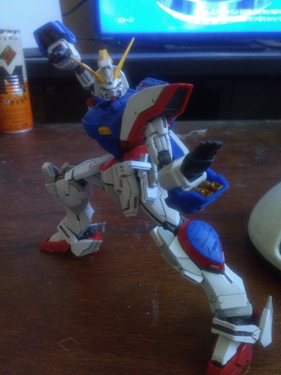 YUU0808089's tweet photo. RGシャイニング完成！
いやーシャイニングガンダム作ったのいつぶりだろうか…
やはりカッケェのぉ✨マスター出ないかな？ https://t.co/PGFRztFwwr