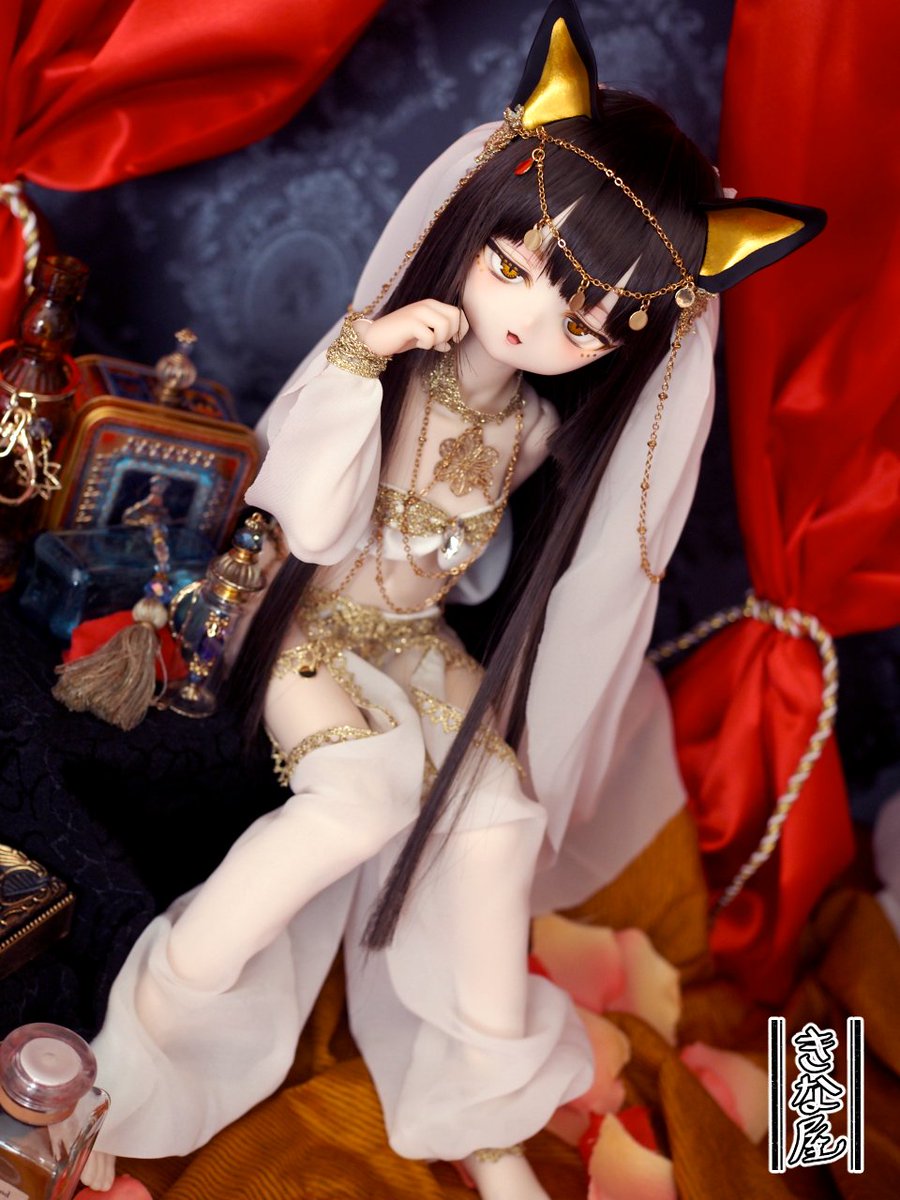 ≪8月のカスタムテーマ≫ 
🌙アラビアン・ノクターン🌙

月夜に揺れる、金の影。
夜の帳から現れたのは、金の猫。
貴方を誘惑し誘い出す先は此処か何処かー。

#きな娘 #きな物 #ミスクロファッション