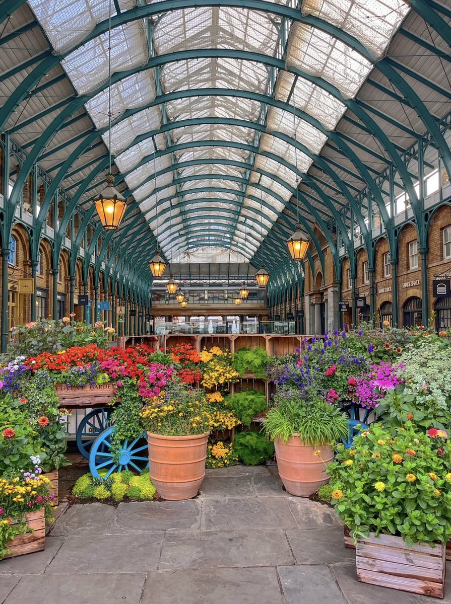 📍Covent Garden [📸 <a href="/mimirose36/">mimi rose</a>] #LondonMakesItPossible #VisitLondon ow.ly/gJtO50WCH1u