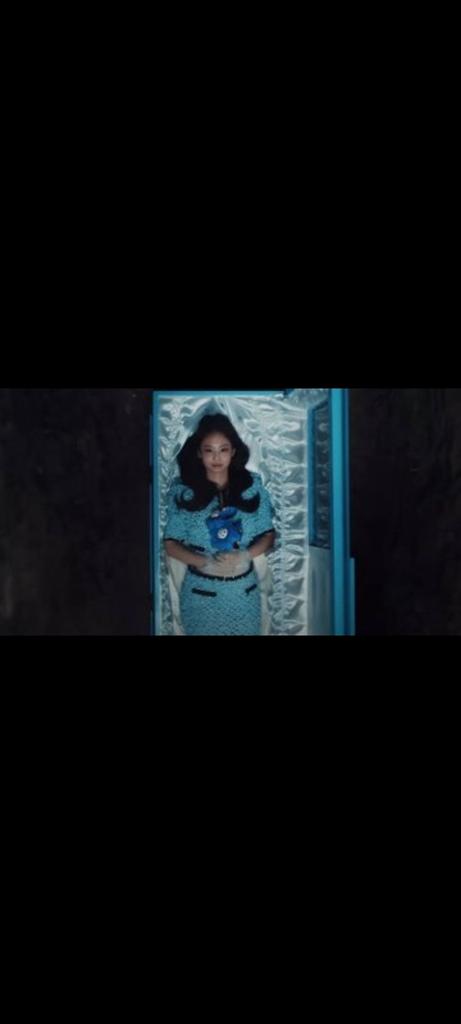 iamlili143's tweet photo. Girls giving all the hints of #JENLISA. You are dumb if you can't see it.
#LISA #JENNIE #Jenlisaforever #BLACKPINK DREAM FILM OUT NOW
#LISAxDREAM https://t.co/L6vSyoYvL0