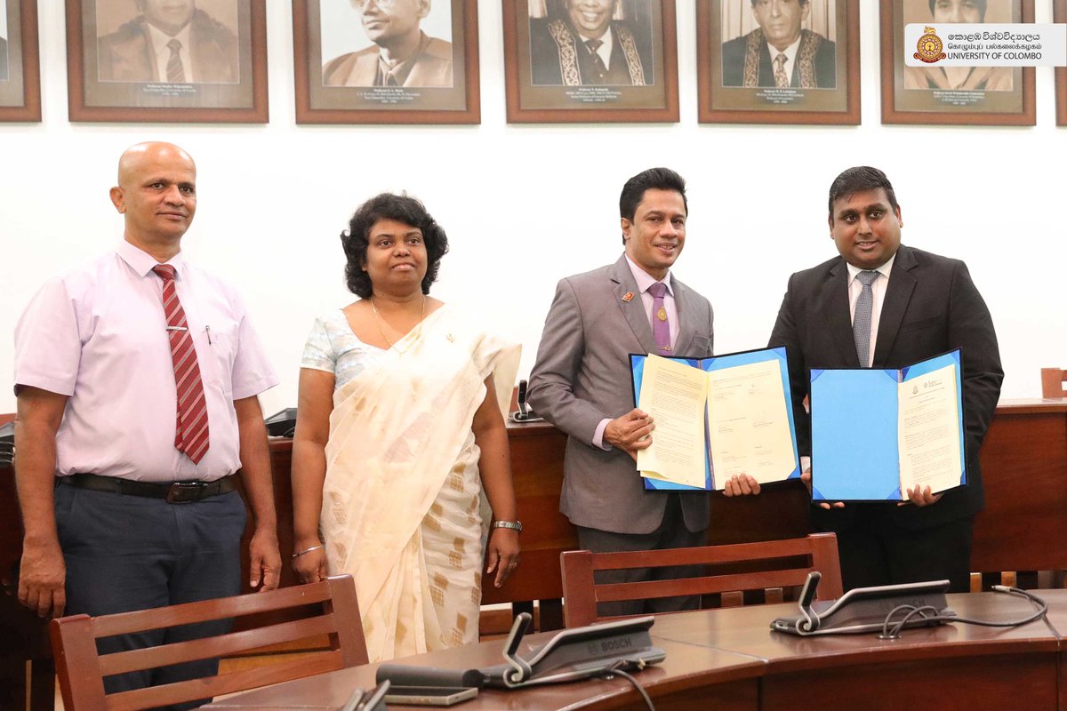 ColomboUni's tweet image. The Department of Finance signs an MoU with Senfin Securities to bridge the gap between academic learning and real-world industry practice in capital markets.
cmb.ac.lk/department-of-…
#SenfinSecurities #CapitalMarkets #IndustryCollaboration #HigherEducation #ResearchPartnership