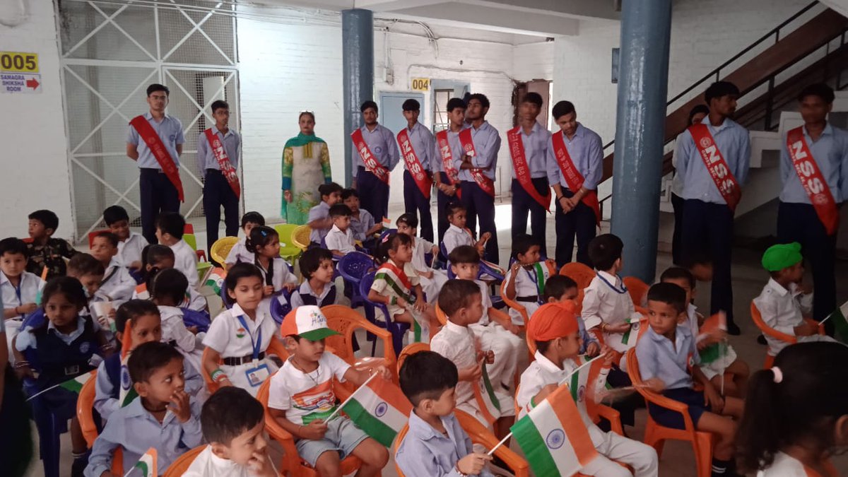 gmsss46d's tweet photo. @SchoolEduChd HAR GHAR TIRANGA ACTIVITY IN GMSSS46 https://t.co/2ER8YzhHv9