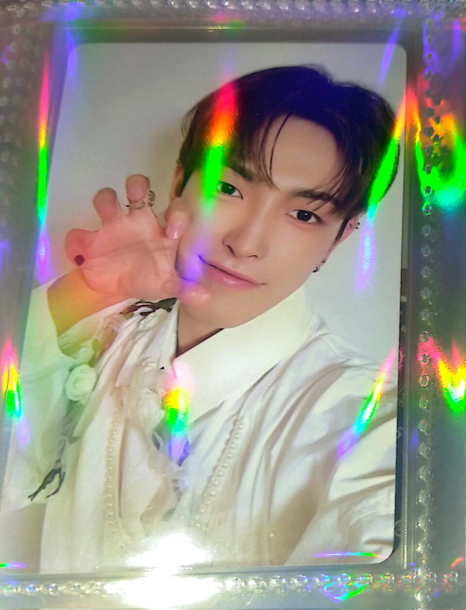 areirahng's tweet photo. Ang daming umuwi 👀. Thank you so much po, @shop_loona! I'm so happy because I got the albums/PCs of the groups that I stan and got my first ever ATEEZ album, and it's Hongjoong's version😭🫶💗

#KLoonaShop https://t.co/WCrVPh4SM5