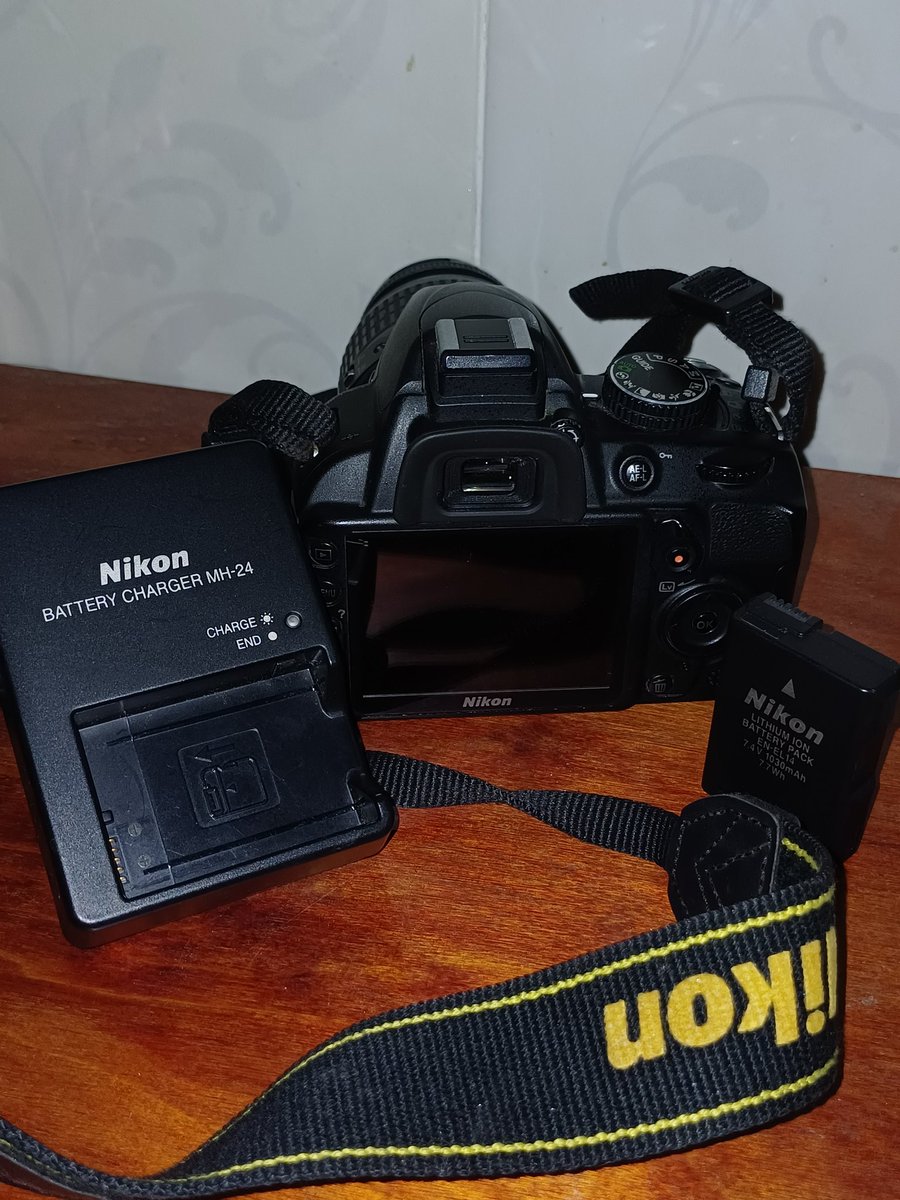salsabilaskp's tweet photo. 📸 FOR SALE- Kamera DSLR Nikon D3100 Cuma 1,2 JUTA‼️ murah² aja angkut

> Kondisi masih normal
> body kamera, lensa, charger, baterai
> Minus: baret di layar (tidak ganggu pemakaian)
bisa CO lewat toko oyen ya🍊 dm for link

#wts #kamera #dslr #nikon #zonauang #thread #trending https://t.co/lnKmJeP4KJ
