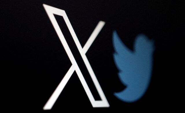 emadmstfa's tweet image. التغييرات الرئيسية في اعلانات منصة @XMENA
لا يُسمح للإعلانات بتضمين الهاشتاجات في نص الإعلان.
لا يُسمح للإعلانات بتضمين روابط مواقع إلكترونية URL في نص الإعلان. بدلاً من ذلك، استخدم بطاقات مواقع الويب لزيادة عدد الزيارات بفعالية.
لا يُسمح للإعلانات بتضمين أكثر من رمز تعبيري…