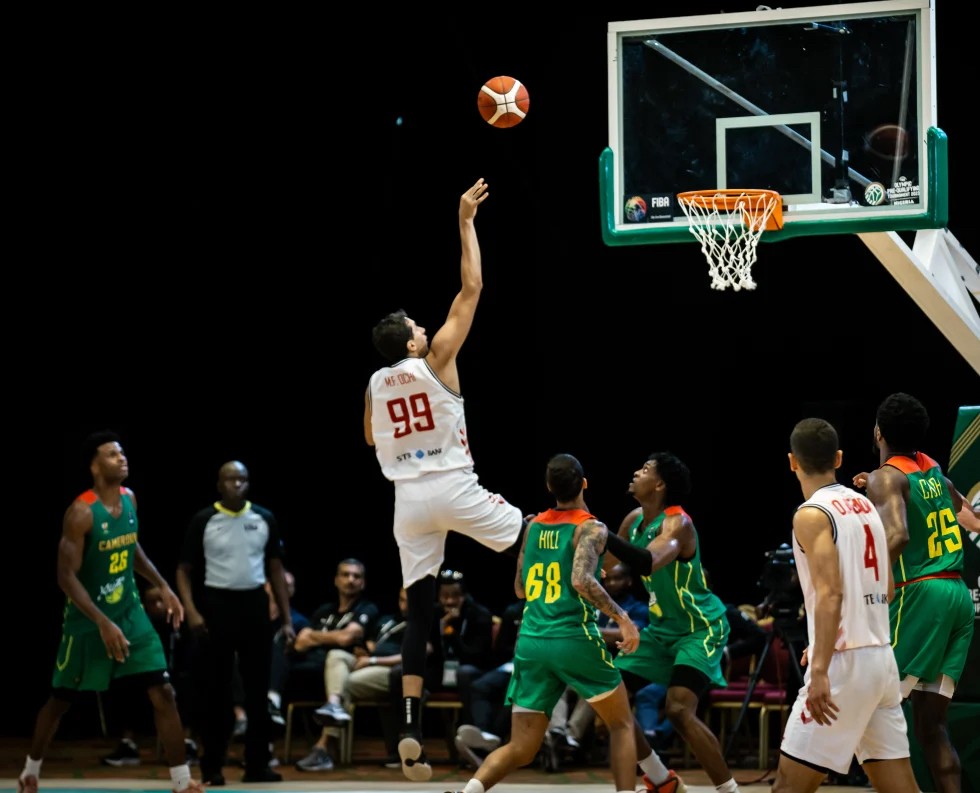 🇹🇳 Fares Ochi firmó 12 puntos y 9 rebotes, liderando a su equipo en valoración con 17 créditos en la derrota de Túnez ante Camerún.

🏆 #AfroBasket2025

<a href="/UEMC/">UEMC</a> #PucelaBasket