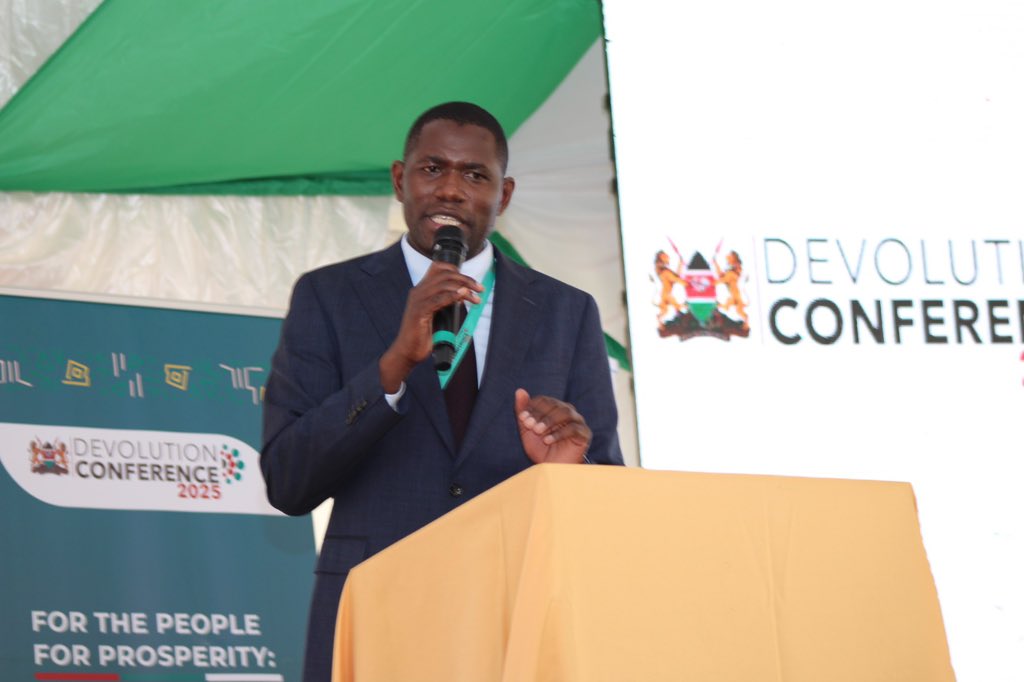 MOHMedServices's tweet image. At a #DevCon side event in Homa Bay, PS Medical, Dr. Ouma Oluga urged domestic resource mobilization, a stronger health workforce, access to health products &amp;amp; digitalization to achieve UHC, highlighting capacity building, digital literacy &amp;amp; local manufacturing as key priorities.