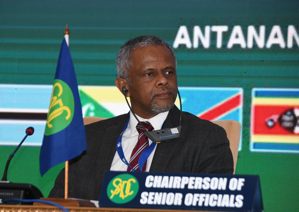 U.S. Embassy Madagascar (@usmadagascar) on Twitter photo Le premier forum de dialogue États-Unis-SADC marque une étape importante dans les relations entre les États-Unis et la SADC. Organisé dans le cadre du 45e sommet de la SADC à Antananarivo, Madagascar, ce forum s'est penché sur le renforcement des partenariats et la réalisation Le premier forum de dialogue États-Unis-SADC marque une étape importante dans les relations entre les États-Unis et la SADC. Organisé dans le cadre du 45e sommet de la SADC à Antananarivo, Madagascar, ce forum s'est penché sur le renforcement des partenariats et la réalisation