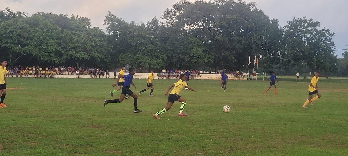 ssbhubaneswar's tweet photo. โฝ๏ธInter-House football Competition (Junior House) | Session 2025-26 ๐ท Champions: Godavari House ๐ท
Runner up: Krishna House.
#footballChampionship #TeamSpirit #JuniorHouse #ProudMoment https://t.co/j7DzZO0JqC