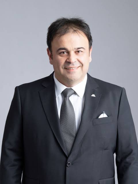 📍Kayserispor’un yeni isim sponsoru Ziya Eren’in sahip olduğu ‘KMC Group’ oldu. #Kayserispor 

✍️Sponsorluk sözleşmesi yarın imzalanacak .