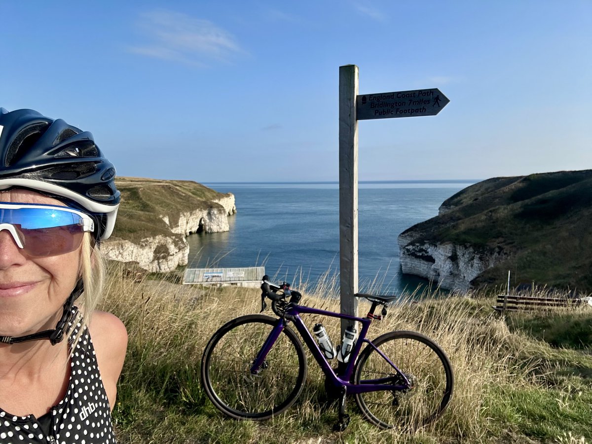 Pre-work ride and the sun’s already shining 🚴‍♀️