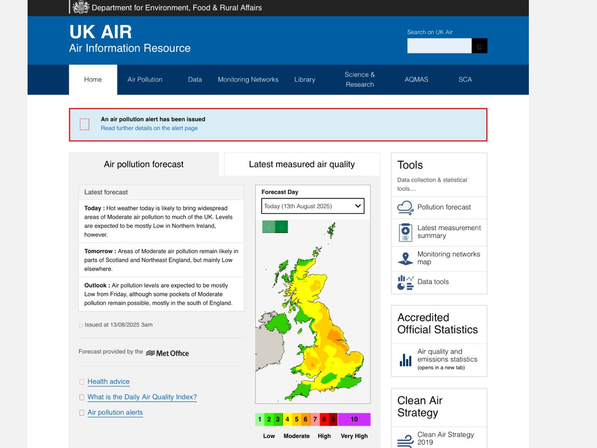 CleanAirLondon's tweet photo. Terrible day for particle and ozone #AirPollution on Wednesday. National #PollutionAlert remains in force until 5pm Thursday. Relief for most on Thursday << Warnings from @MayorofLondon (and rain) may have helped save London from the worst HT @SadiqKhan @metecoban92 https://t.co/BWHrzLD5HP