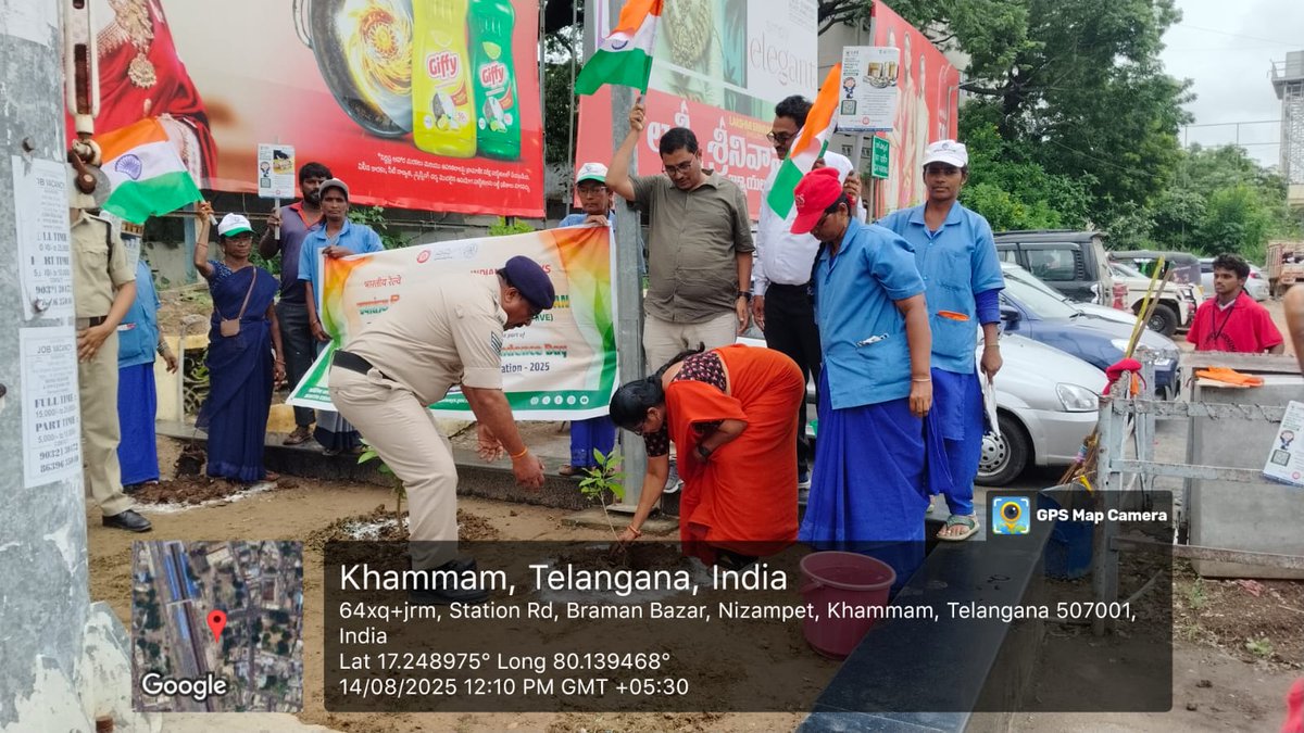 Chikmt191591's tweet photo. In view of the Swachhata Abhiyaan todayi.e.14.08.2025 at khammam Railway station conducted plantation programme at circulating area.
#Railway
 #SCR  
#ENHM 
#SwachhataAbhiyaan, #IndependenceDay 
@drmsecunderabad 
@SrEnhmSC https://t.co/za721rzdz4