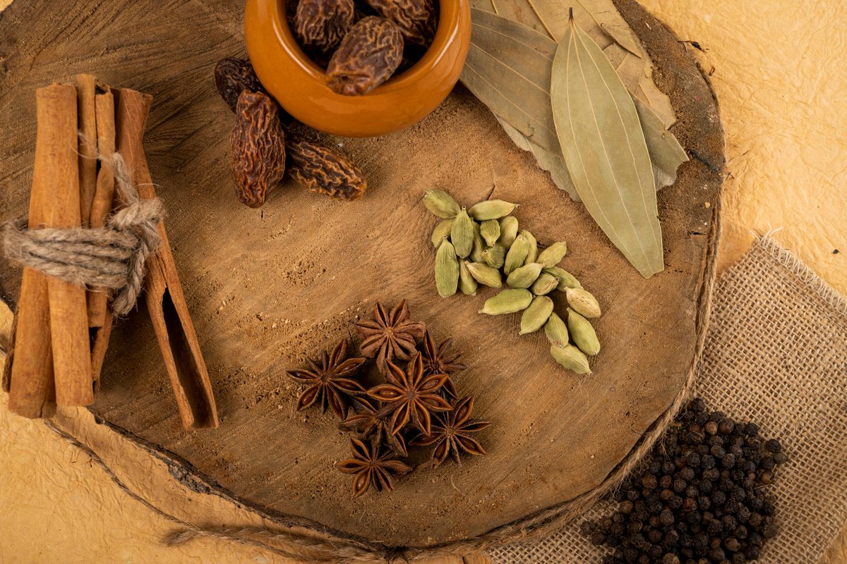 5 Underrated Indian Spices You Should Use More Often. Link Below👇
rebrand.ly/31eg921

#spices #Indianspices #spicehealthbenefits #IndiaFoodNetwork