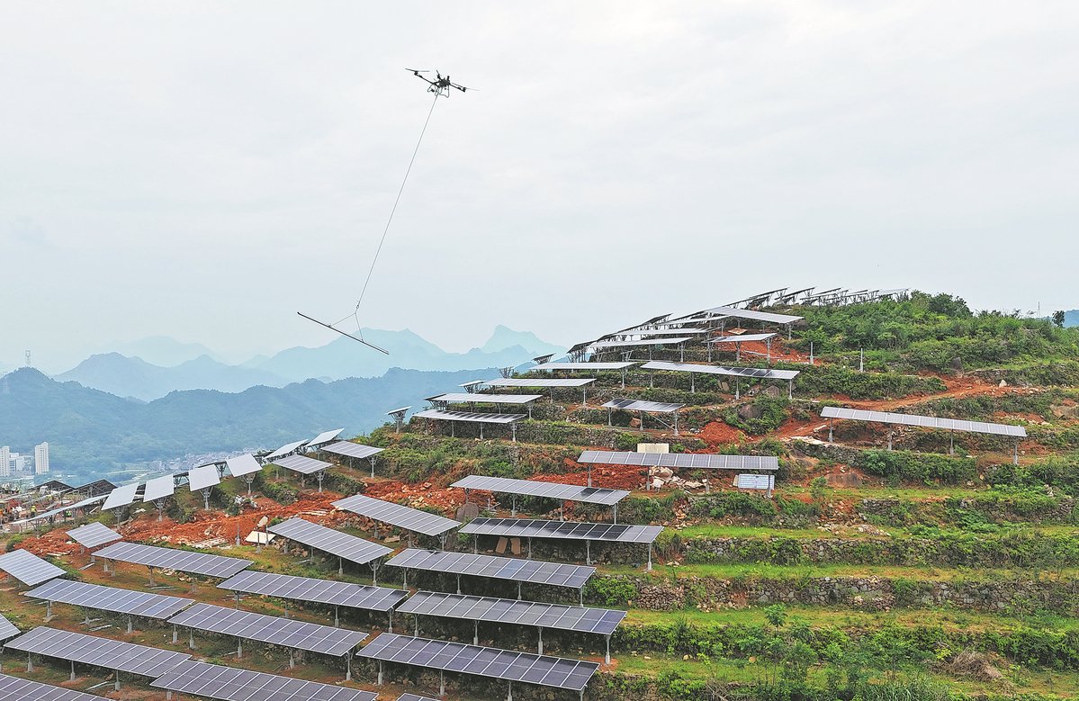 YDunhai's tweet image. China leads global clean energy investment, per @IEA—now 1/3 of the world’s total, driving down costs & accelerating the energy transition. From solar/wind breakthroughs to mega hydropower projects, its impact is global. #CleanEnergy #ChinaLeads #GreenTransition