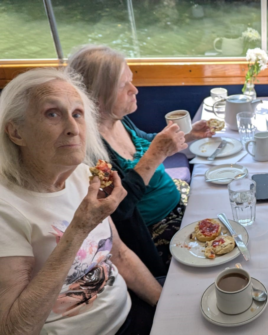 berkshirevision's tweet image. Our summer boat trip was such a fun day out. It gave #Blind &amp;amp; #VisuallyImpaired people the chance to enjoy an activity they might not feel able to do on their own.

With accessible transport and easy boat access, everyone could join in and enjoy a delicious cream tea together.