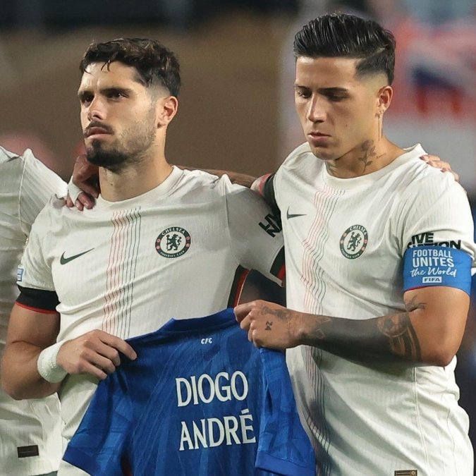 Transfer News Live (@deadlinedaylive) on Twitter photo π¨ ππ₯πππππ‘π: Chelsea's players have decided to give an equal portion of their $15.5M Club World Cup bonus to the family of Diogo Jota and Andre Silva. β€οΈ
Works out at around $500,000. What a beautiful gesture. π
(Source: <a href="/AdamCrafton_/">Adam Crafton</a>) π¨ ππ₯πππππ‘π: Chelsea's players have decided to give an equal portion of their $15.5M Club World Cup bonus to the family of Diogo Jota and Andre Silva. β€οΈ
Works out at around $500,000. What a beautiful gesture. π
(Source: <a href="/AdamCrafton_/">Adam Crafton</a>)