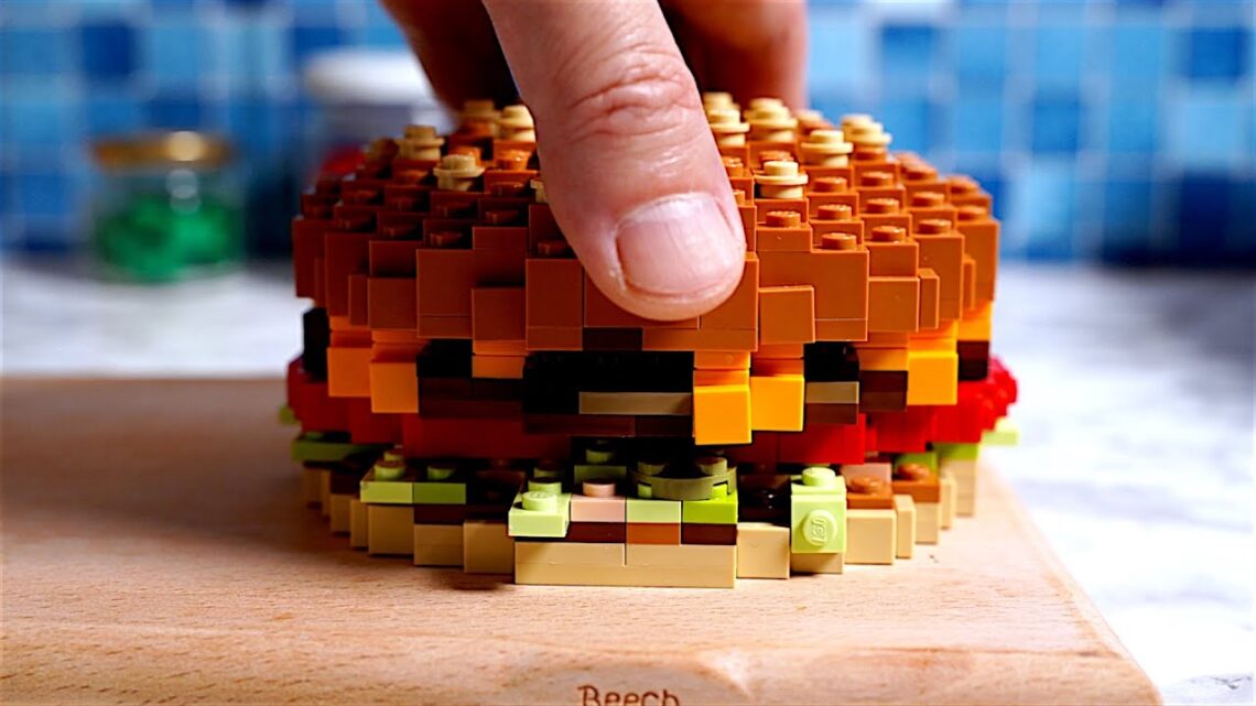 Lego Cheese Burger By Tomosteen - theinspiration.com/2025/08/lego-c…