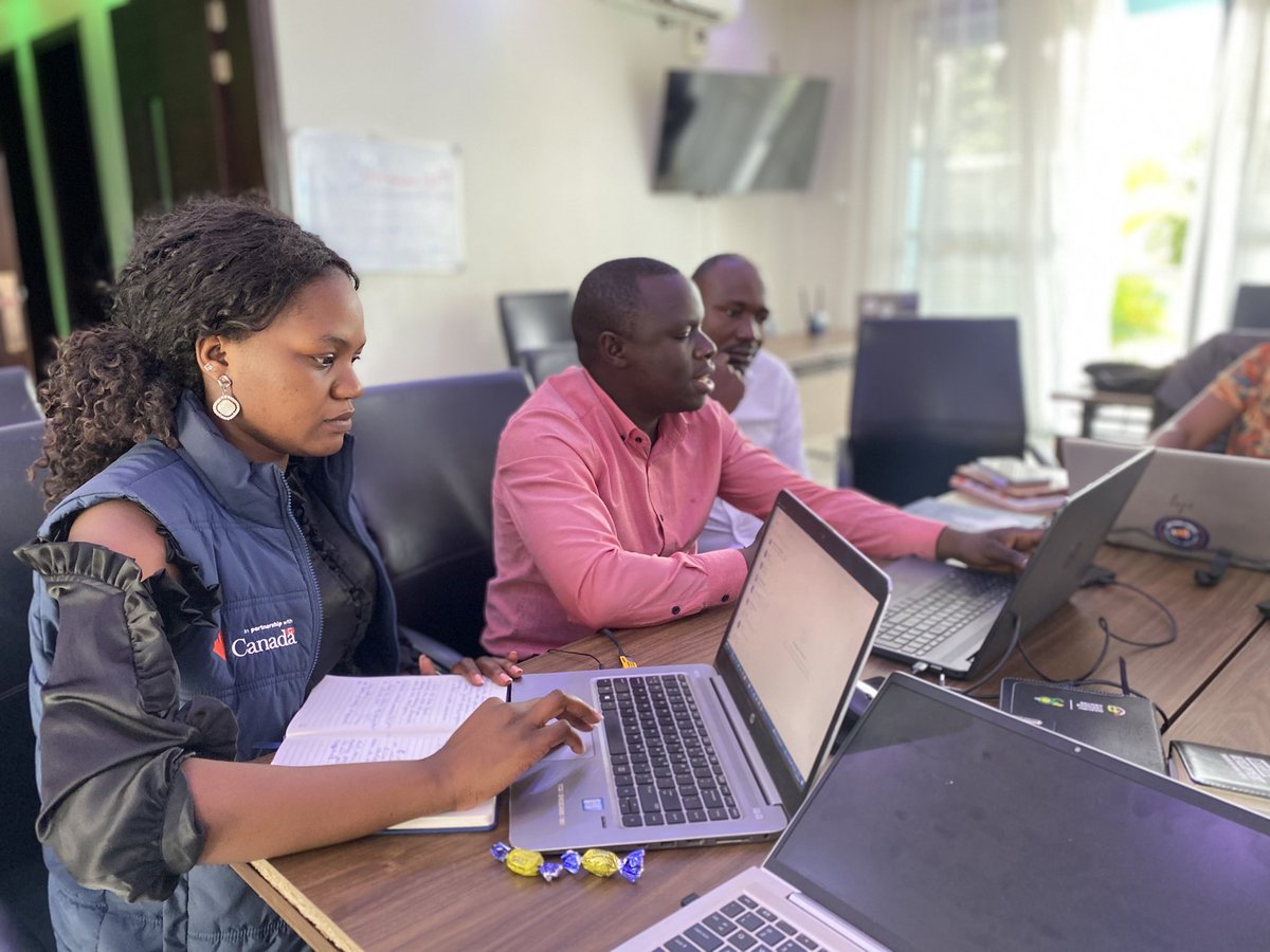 youthchaperonug's tweet photo. Earlier this week, we participated in a two-day Project Information and Impact Reporting System meeting with #SHESOARS 🇺🇬 project partners in Arua. This gathering allowed us to learn and incorporate valuable feedback into our evidence-based legal and policy advocacy programming. https://t.co/cch35lwlKu