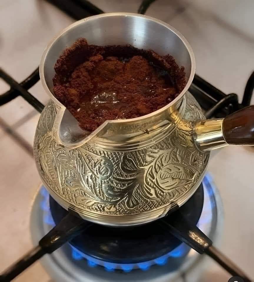 صباح الخير بتشرب قهوتك ايه ☕