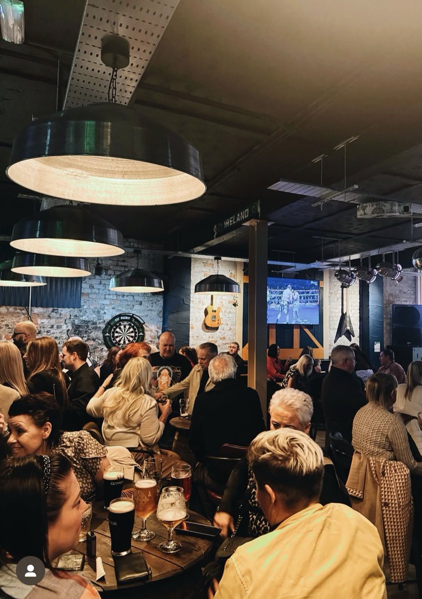 FitzpatricksWN's tweet photo. 🎶 Start your weekend a little early at Fitzpatricks!

🍻 Live music kicks off TONIGHT at 8pm with the incredible @andyvmusic1 and carries on all weekend long!

Good vibes, great tunes, and even better company. 

See you there Wigan! 🇮🇪💚 https://t.co/Ab9A17nKH8
