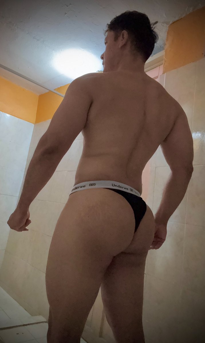 glozkr27's tweet photo. 🤌🍑🫣🫣 https://t.co/uEvpgivRVD
