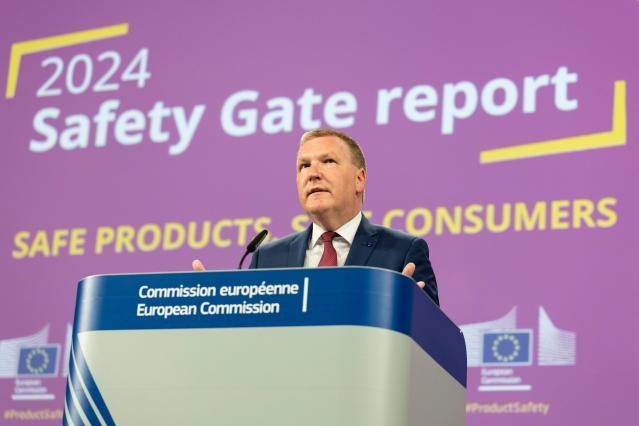 Списък на опасните продукти, нотифицирани в Safety Gate 2024 на Комисията, определя пътя за по-голяма защита на потребителите.
Вижте основните констатации на доклада тук bscsme.eu/yourls/5
Снимка: © Copyright European Union - 2025
#EENCanHelp