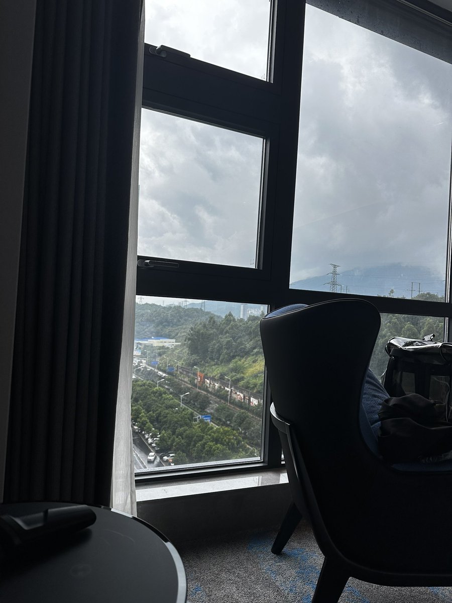 Nox200521's tweet photo. 到郴州一直下雨 https://t.co/2IGmztK2ba