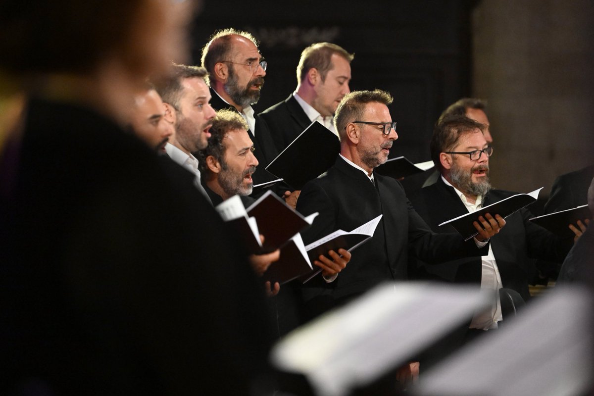 FestivalBalyGay's tweet photo. Algunhas imaxes da inesquecible velada de onte no Festival Bal y Gay. O Réquiem de Mozart encheu a Catedral de Mondoñedo coa @rfgalicia, dirixida por Diego Martín-Etxebarria, e o Coro da Comunidade de Madrid baixo a dirección de @javifajardo10
@FundacionORCAM 
📷 Maider Pumariño https://t.co/6cyfTZ8rqZ