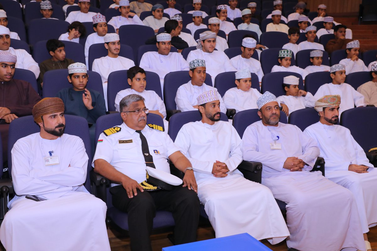 مسك الختام..هنا تنتهي رحلة مسير لهذا العام
في أجواء ملؤها #الفخر والإبداع، وبرعاية #الكابتن راجكومار – عميد #كلية_عمان_البحرية_الدولية، أسدلنا الستار على برنامج #مسير، الذي جمع أكثر من 450 طالبًا وطالبة في #إمكو أثبتوا خلالها أنهم سيكونوا #قادة_المستقبل. 🚀

#هنا_يُصنع_المستقبل