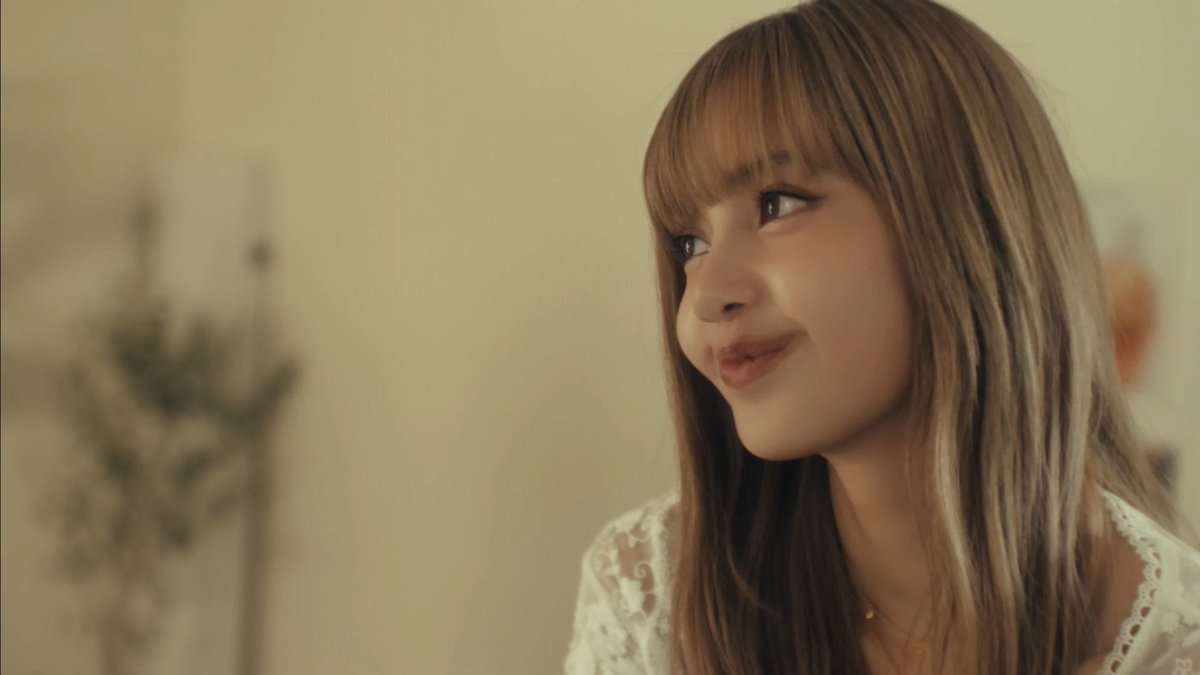 steponmelalisa's tweet photo. damn lisa got me missing her ex too😭 https://t.co/KeSiDwWWqE
