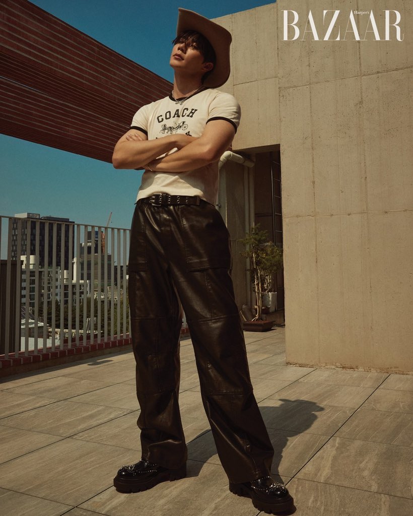 zee_pruk's tweet photo. You can check out my photoshoot and interview in the September issue of Harper’s Bazaar Korea!
Don’t forget you’ll need to purchase the September issue of Harper’s Bazaar Korea, which will be released on August 20 along with the second cover model, to get the special postcard gift I’ve prepared!

BazaarKorea × ZeePruk

@bazaarkorea
 #BazaarKorea #ZeePruk